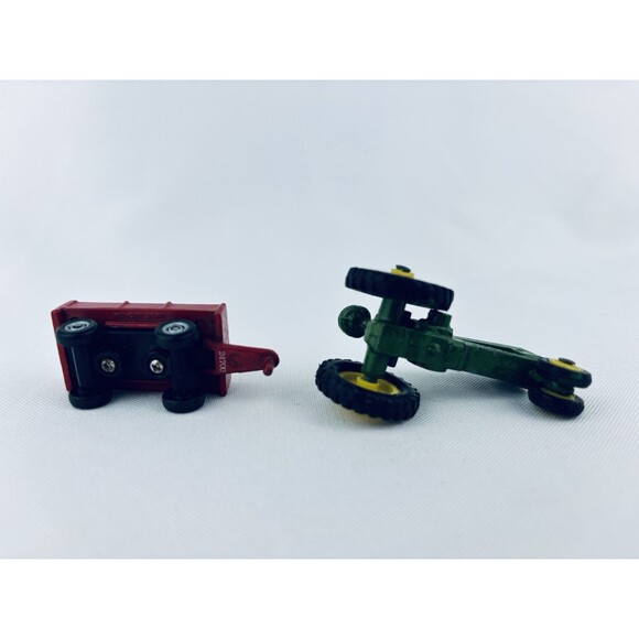 Lot Of 2 Ertl 1/64 Tractor - John Deere & Red Wagon- Farm - Picture 6 of 7